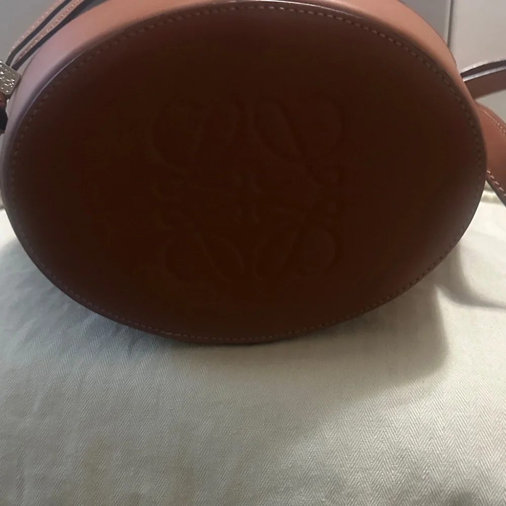 Loewe Black and Tan Balloon Bucket Shoulder Bag - Picture 2 of 6